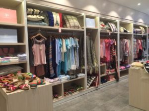 Memulai bisnis fashion dengan brand sendiri dari garasi